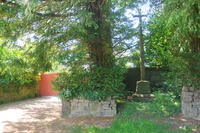 calvaire et entrée du vieux presbytère